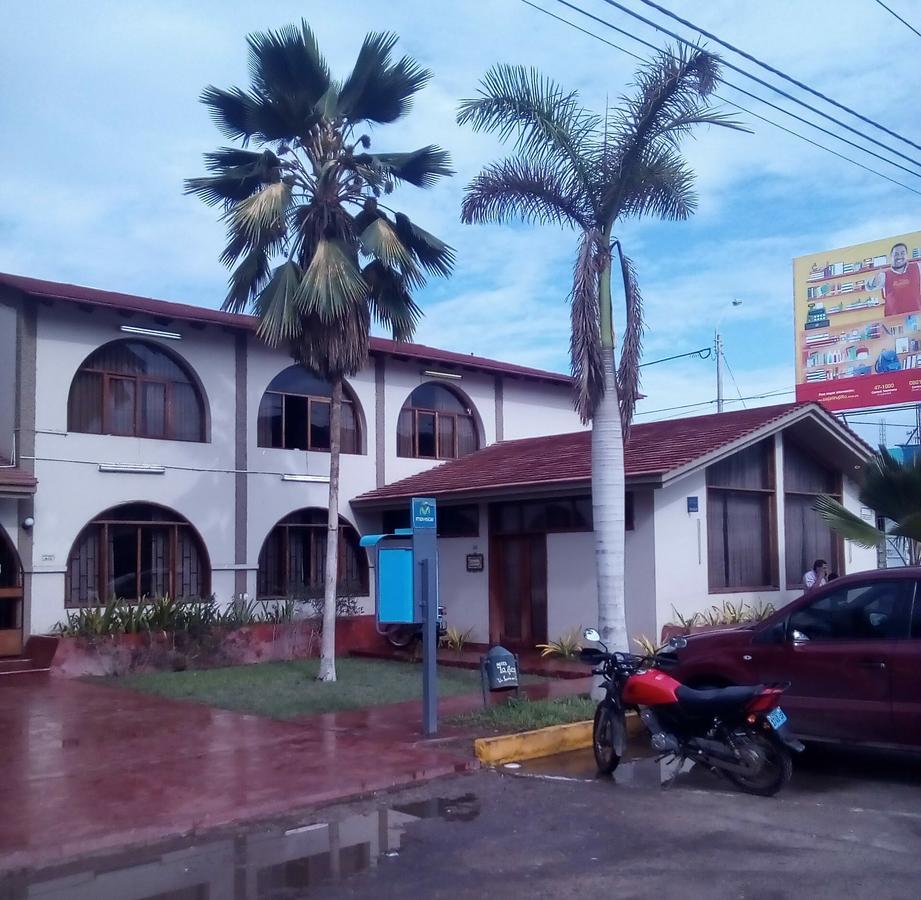 Hotel La Siesta Sullana Екстер'єр фото